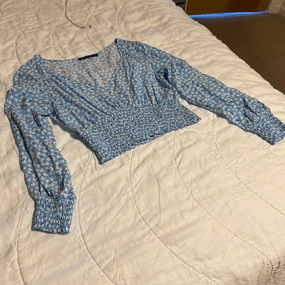 Abercrombie floral v neck crop top sz M